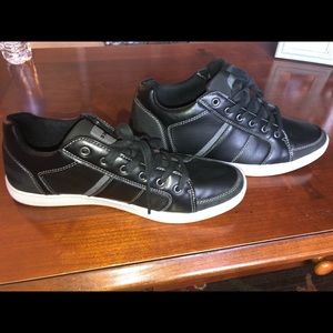 Men’s converse like new